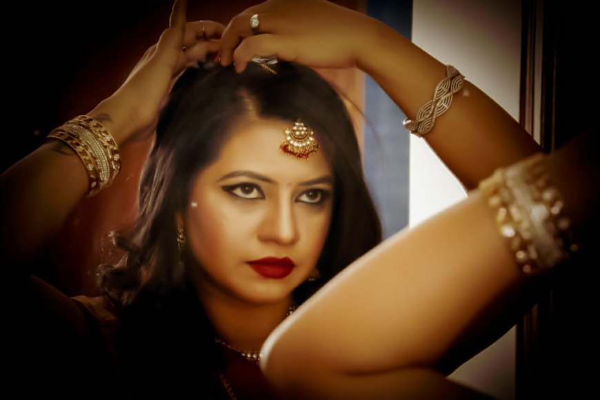 Reflections of the Soul: The Magic Within Mirrors and Life's Purpose by Hema N